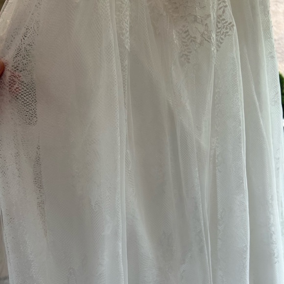 David’s Bridal wedding dress. Size 18W - Picture 7 of 16